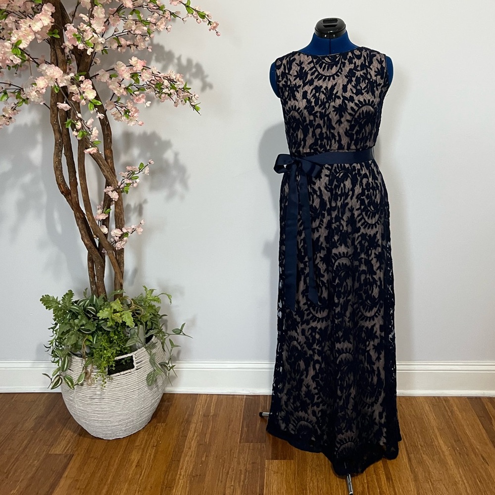Blue and black lace sleeveless dress